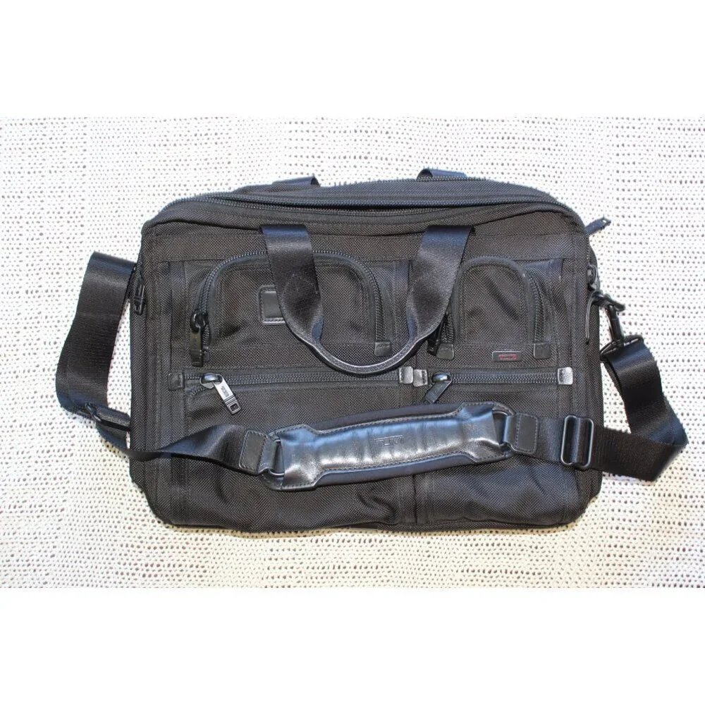 TUMI Alpha 2 Expandable organizer Briefcase/Laptop Bag Black Business Travel